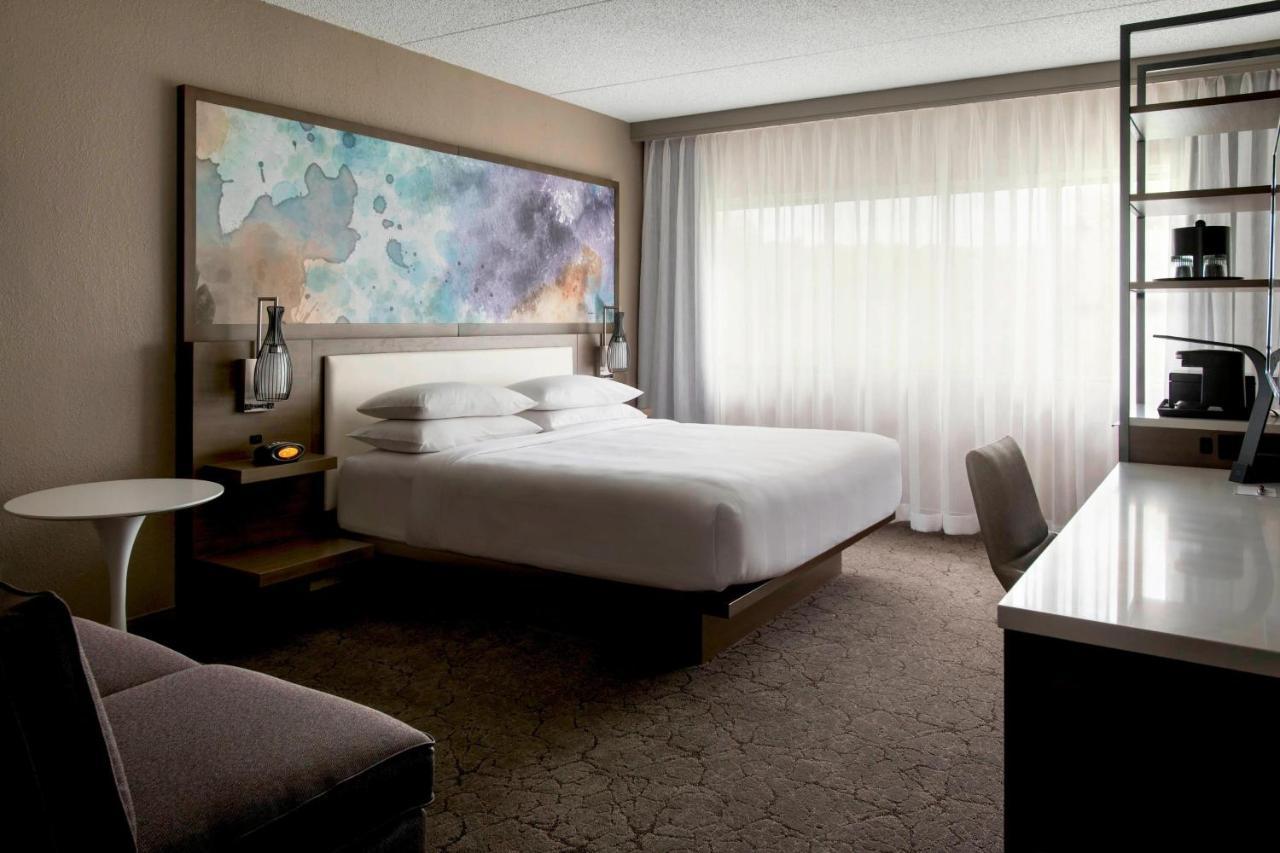 Marriott Melville Long Island Exterior foto