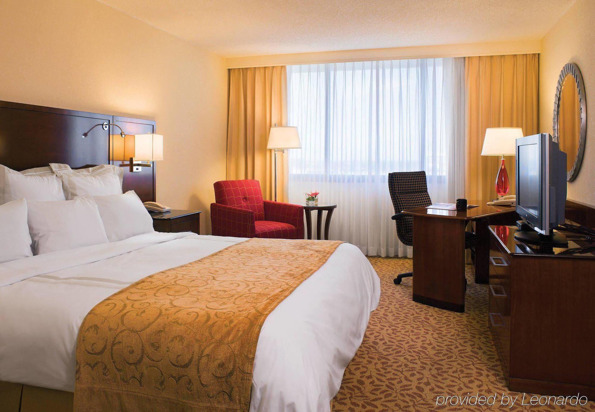 Marriott Melville Long Island Exterior foto