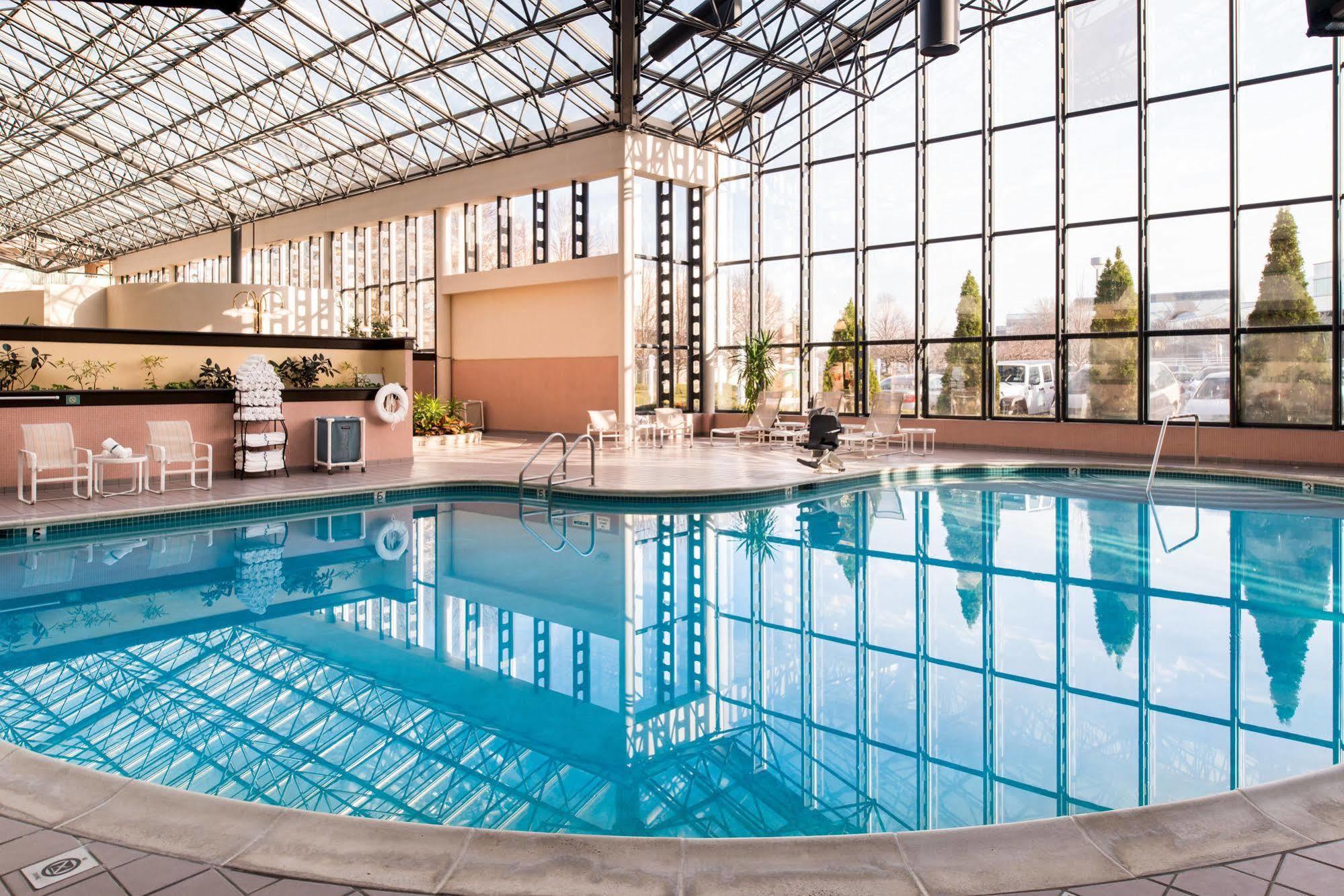 Marriott Melville Long Island Exterior foto