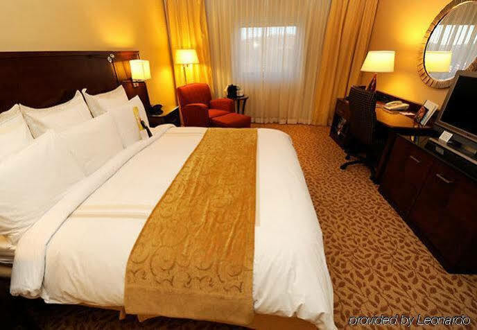Marriott Melville Long Island Exterior foto